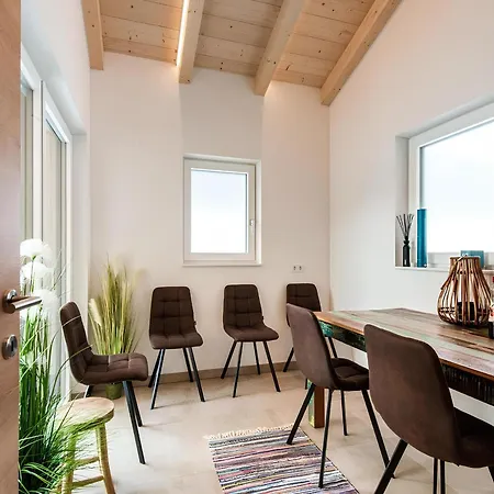 Ξενοδοχείο με διαμερίσματα Golden *